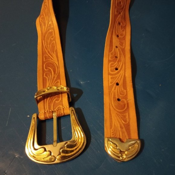 Beautiful TOOLED LEATHER Cowhide Western Belt - Kids Size - Picture 4 of 4